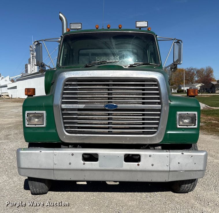 image for item FK1020 1994 Ford L9000 dump flatbed truck