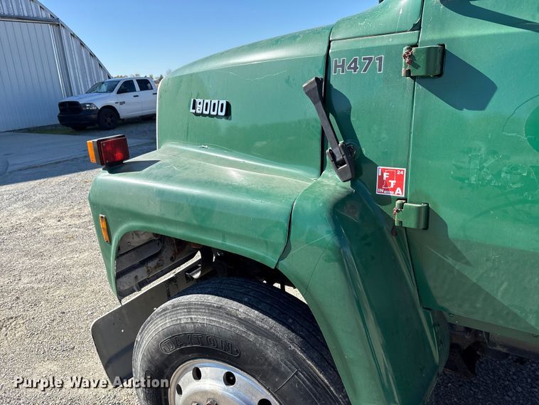 image for item FK1020 1994 Ford L9000 dump flatbed truck