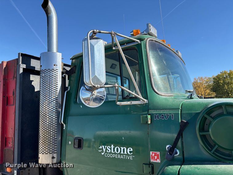 image for item FK1020 1994 Ford L9000 dump flatbed truck