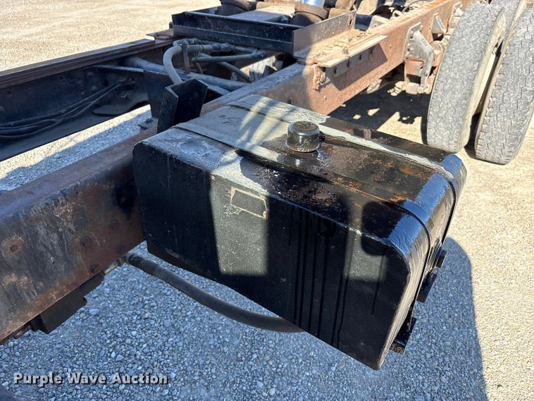 image for item FK1020 1994 Ford L9000 dump flatbed truck