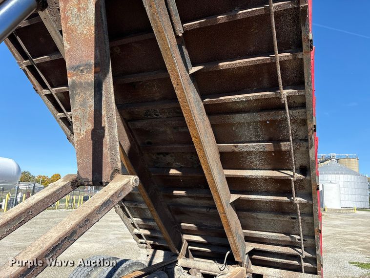 image for item FK1020 1994 Ford L9000 dump flatbed truck