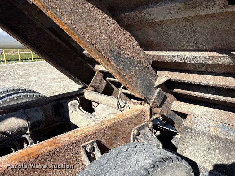 image for item FK1020 1994 Ford L9000 dump flatbed truck