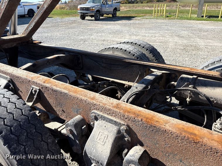 image for item FK1020 1994 Ford L9000 dump flatbed truck