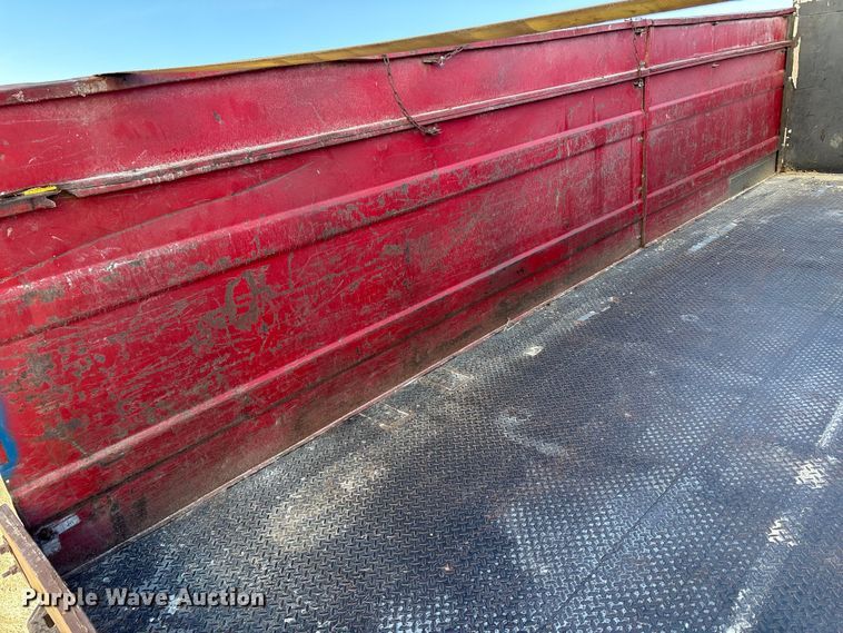 image for item FK1020 1994 Ford L9000 dump flatbed truck