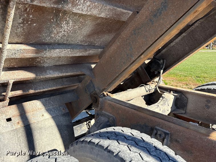 image for item FK1020 1994 Ford L9000 dump flatbed truck