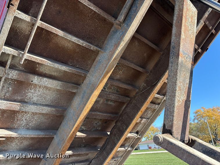 image for item FK1020 1994 Ford L9000 dump flatbed truck