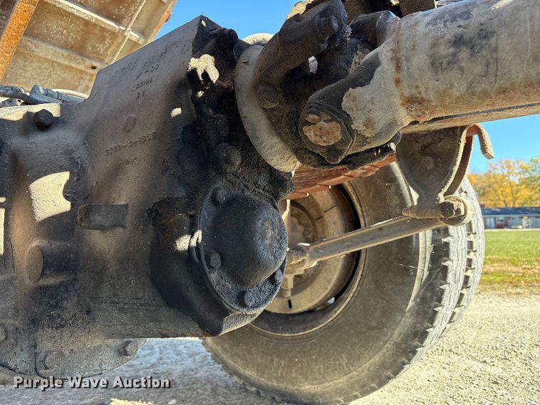 image for item FK1020 1994 Ford L9000 dump flatbed truck