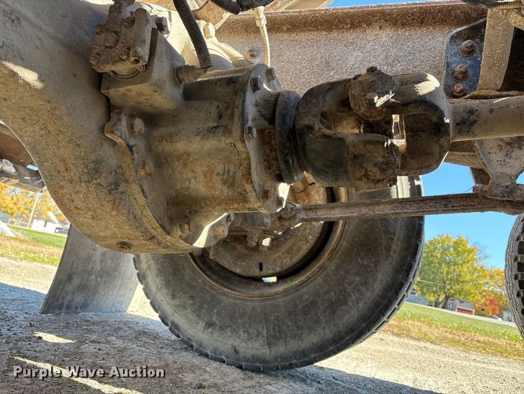 image for item FK1020 1994 Ford L9000 dump flatbed truck