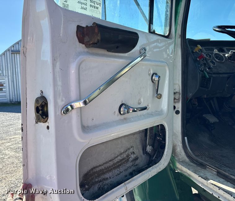 image for item FK1020 1994 Ford L9000 dump flatbed truck