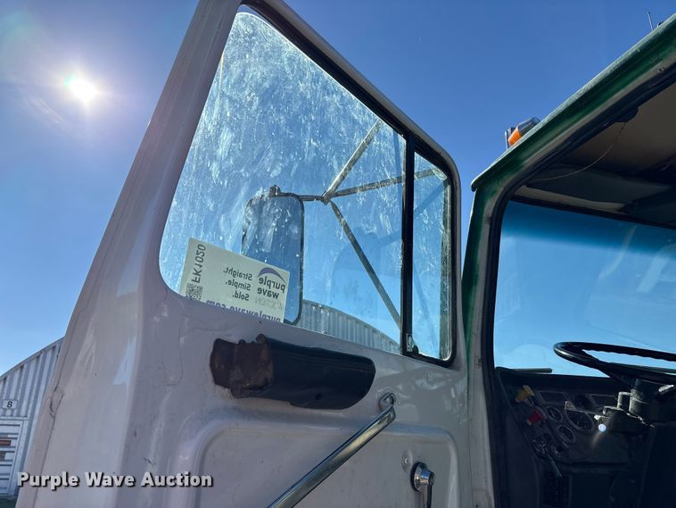 image for item FK1020 1994 Ford L9000 dump flatbed truck