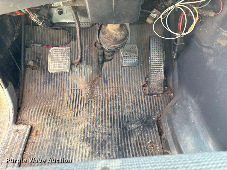 image for item FK1020 1994 Ford L9000 dump flatbed truck