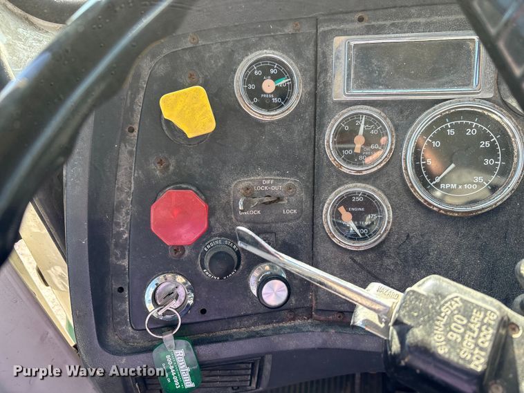 image for item FK1020 1994 Ford L9000 dump flatbed truck