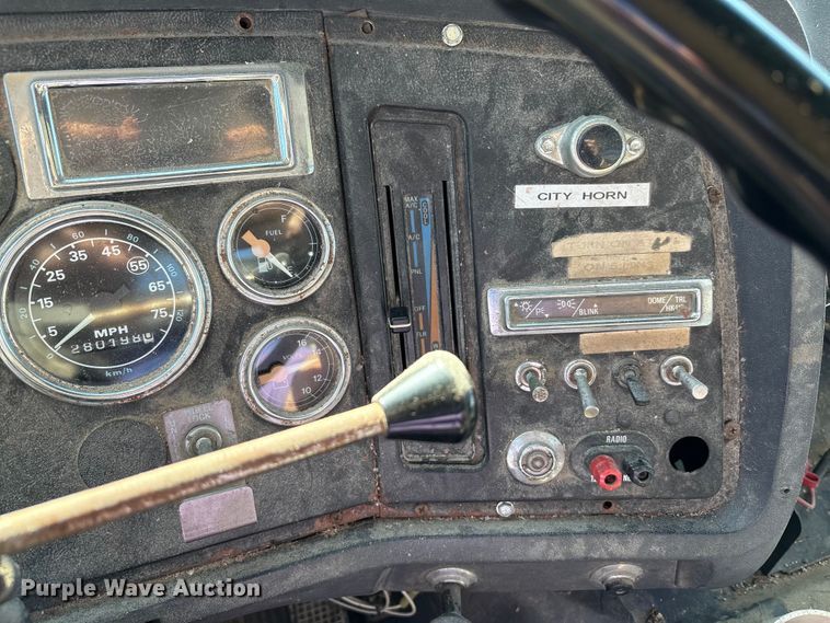 image for item FK1020 1994 Ford L9000 dump flatbed truck