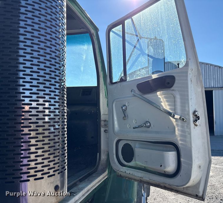 image for item FK1020 1994 Ford L9000 dump flatbed truck