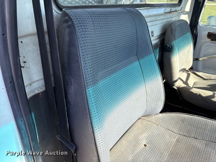 image for item FK1020 1994 Ford L9000 dump flatbed truck