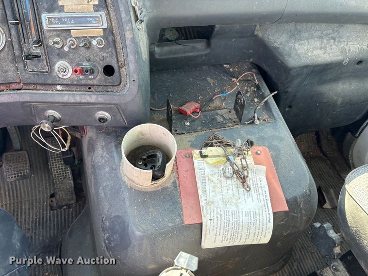 image for item FK1020 1994 Ford L9000 dump flatbed truck