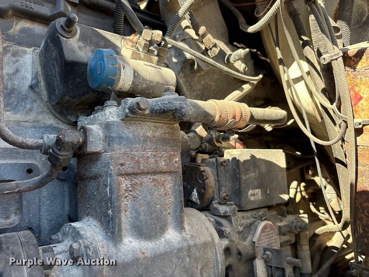 image for item FK1020 1994 Ford L9000 dump flatbed truck