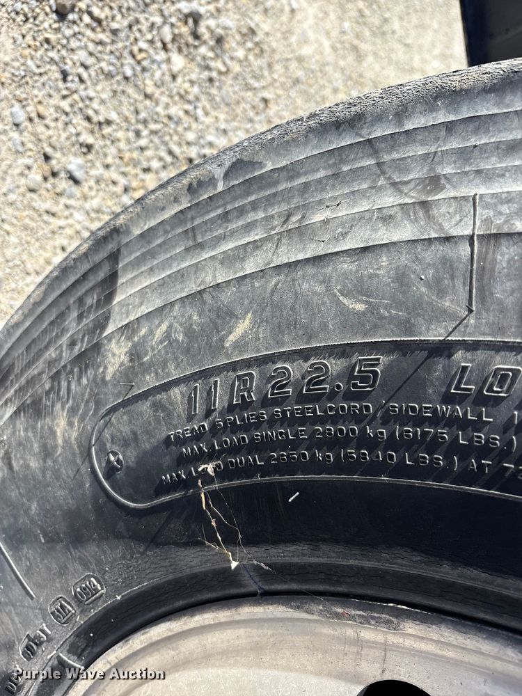 image for item FK1020 1994 Ford L9000 dump flatbed truck