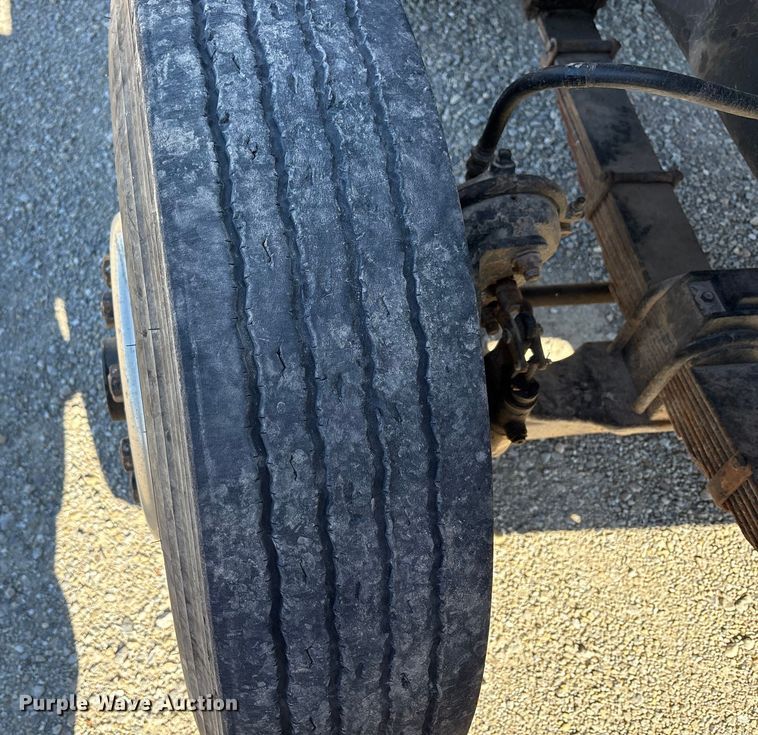 image for item FK1020 1994 Ford L9000 dump flatbed truck