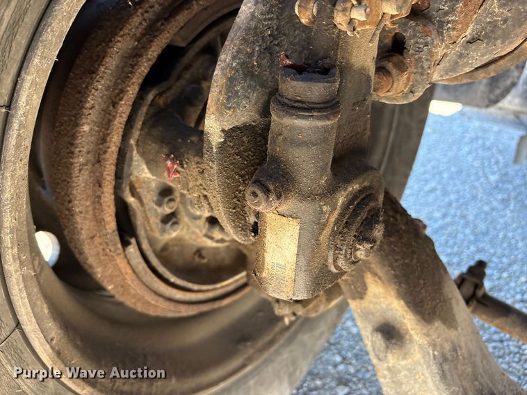 image for item FK1020 1994 Ford L9000 dump flatbed truck