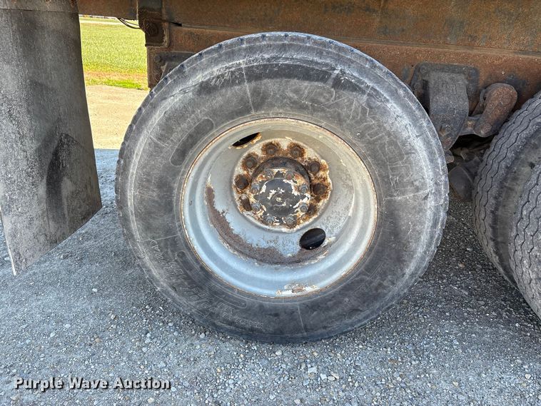 image for item FK1020 1994 Ford L9000 dump flatbed truck