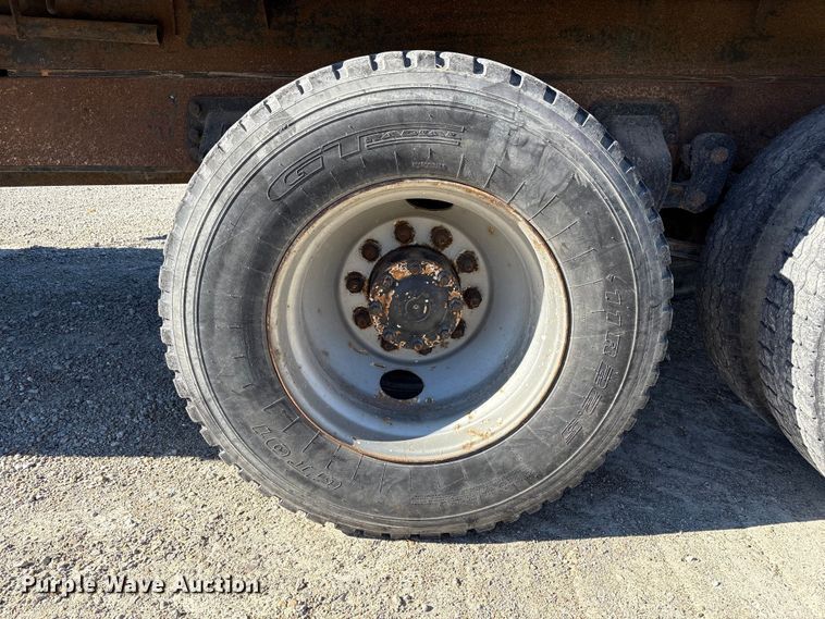 image for item FK1020 1994 Ford L9000 dump flatbed truck