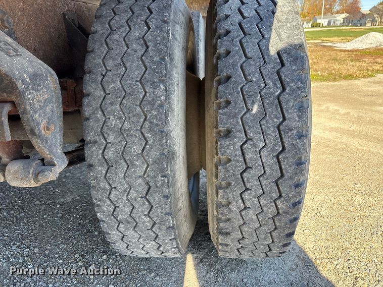 image for item FK1020 1994 Ford L9000 dump flatbed truck