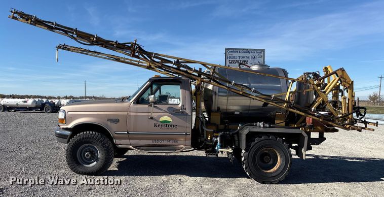 image for item FK1022 1997 Ford F350 sprayer bed pickup truck