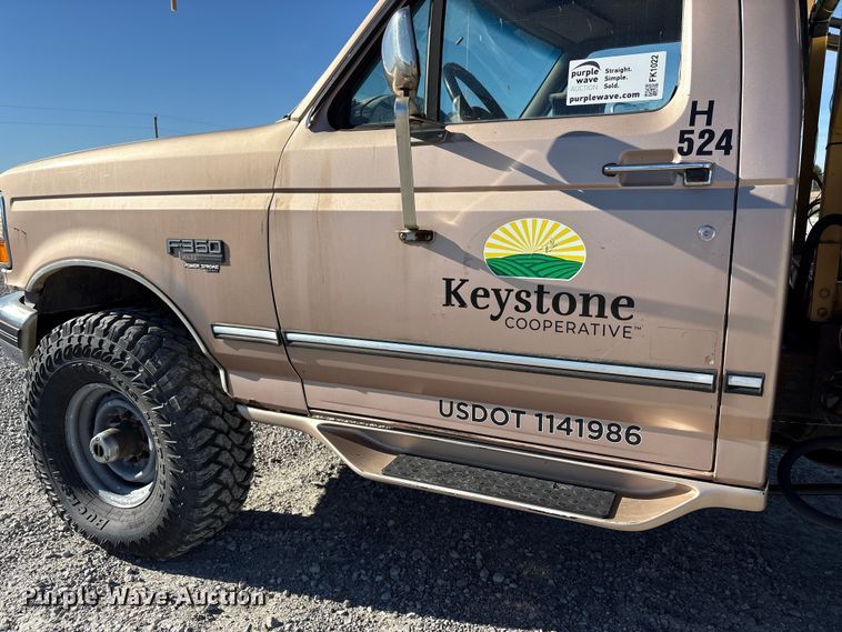 image for item FK1022 1997 Ford F350 sprayer bed pickup truck