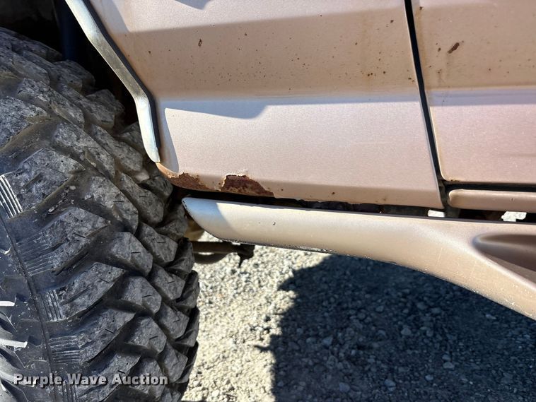 image for item FK1022 1997 Ford F350 sprayer bed pickup truck