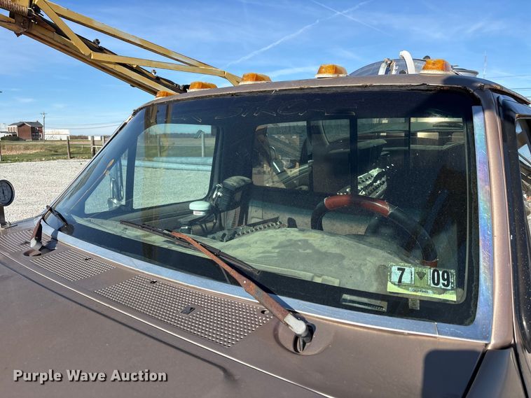 image for item FK1022 1997 Ford F350 sprayer bed pickup truck