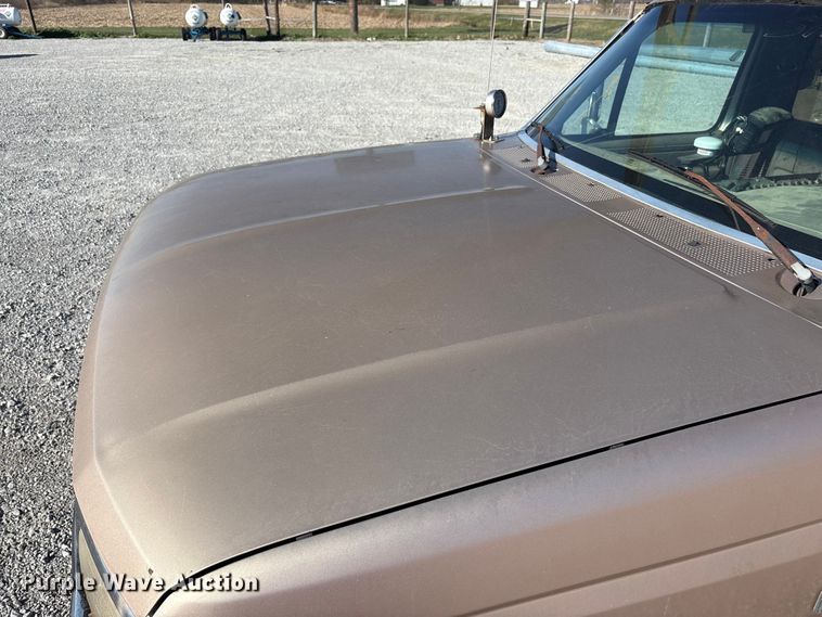 image for item FK1022 1997 Ford F350 sprayer bed pickup truck