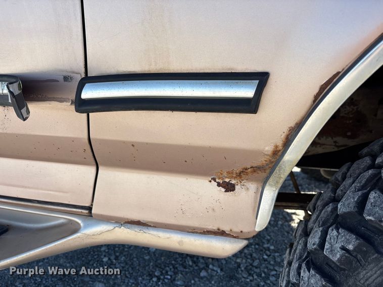 image for item FK1022 1997 Ford F350 sprayer bed pickup truck