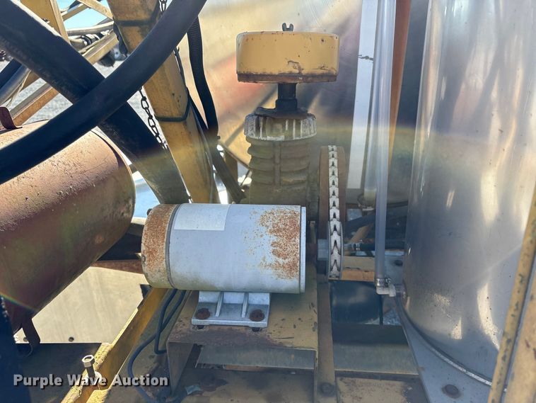 image for item FK1022 1997 Ford F350 sprayer bed pickup truck