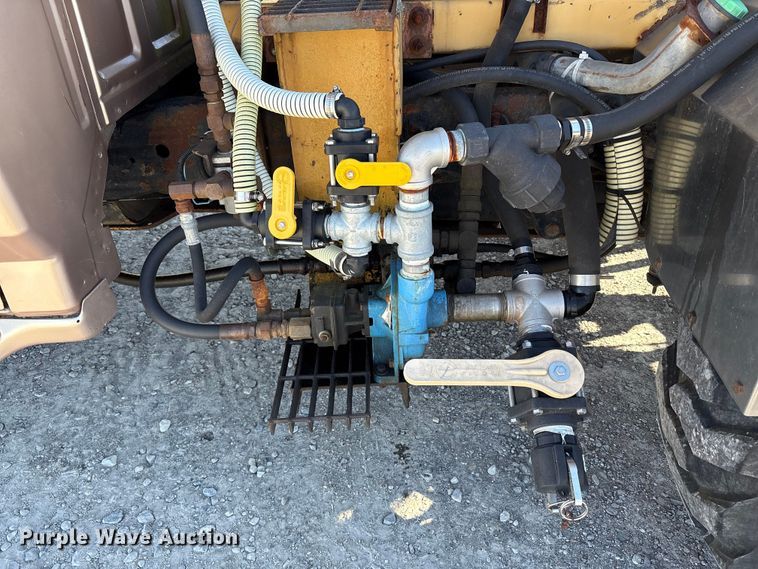 image for item FK1022 1997 Ford F350 sprayer bed pickup truck