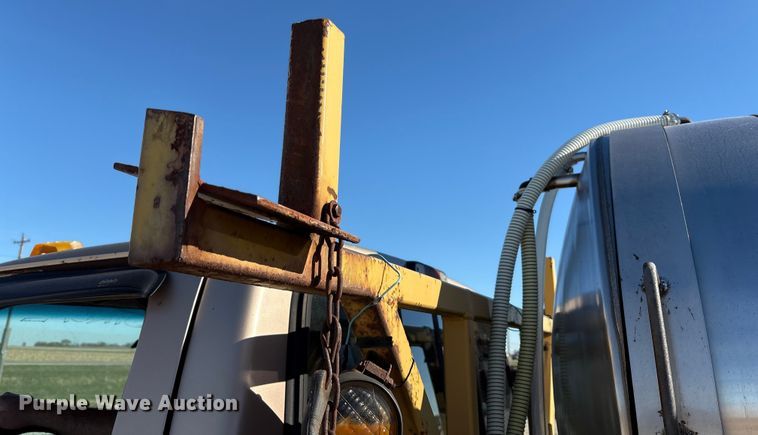 image for item FK1022 1997 Ford F350 sprayer bed pickup truck