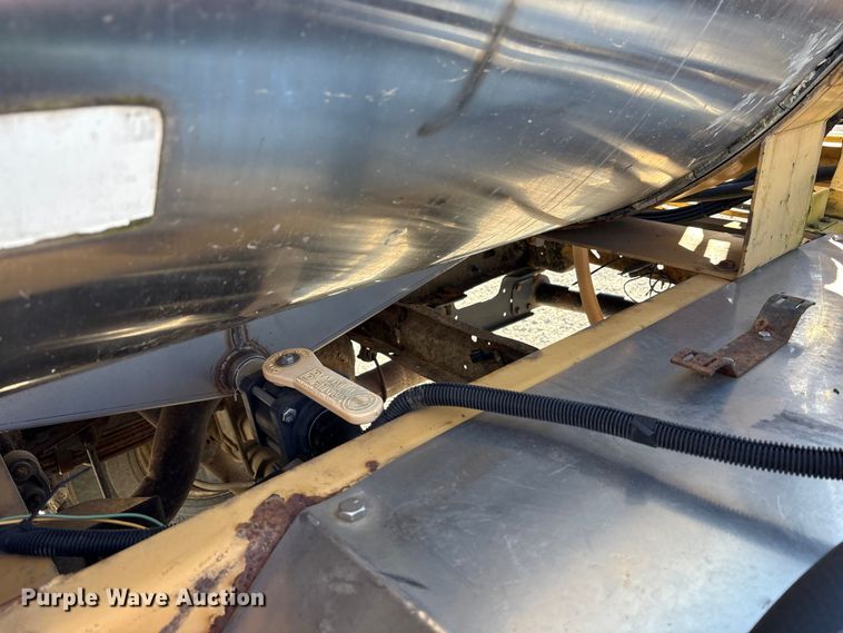 image for item FK1022 1997 Ford F350 sprayer bed pickup truck