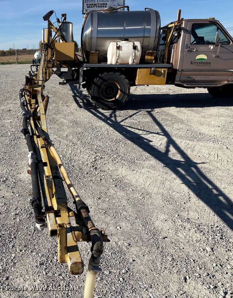 image for item FK1022 1997 Ford F350 sprayer bed pickup truck