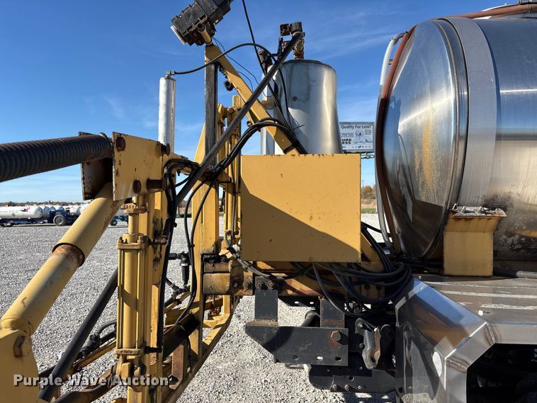 image for item FK1022 1997 Ford F350 sprayer bed pickup truck