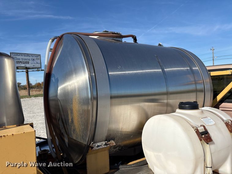 image for item FK1022 1997 Ford F350 sprayer bed pickup truck