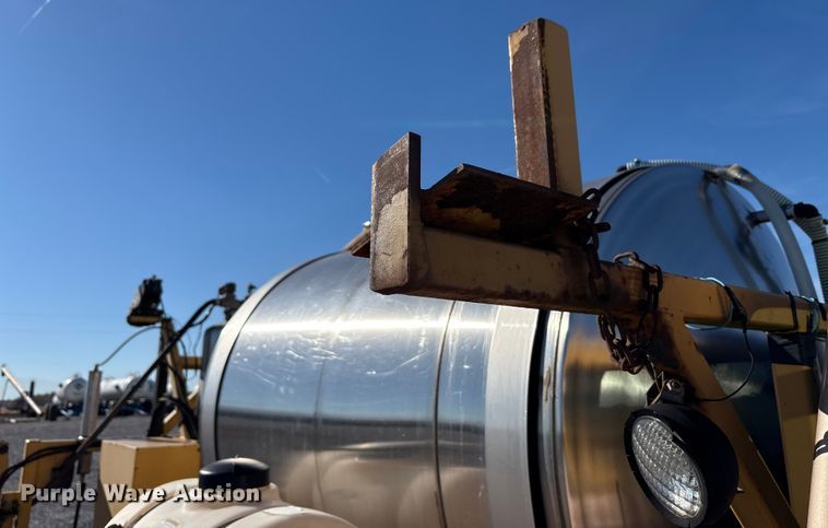 image for item FK1022 1997 Ford F350 sprayer bed pickup truck