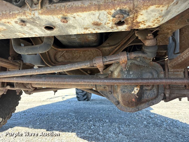 image for item FK1022 1997 Ford F350 sprayer bed pickup truck