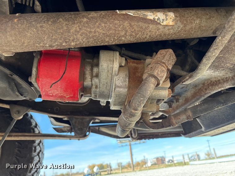 image for item FK1022 1997 Ford F350 sprayer bed pickup truck