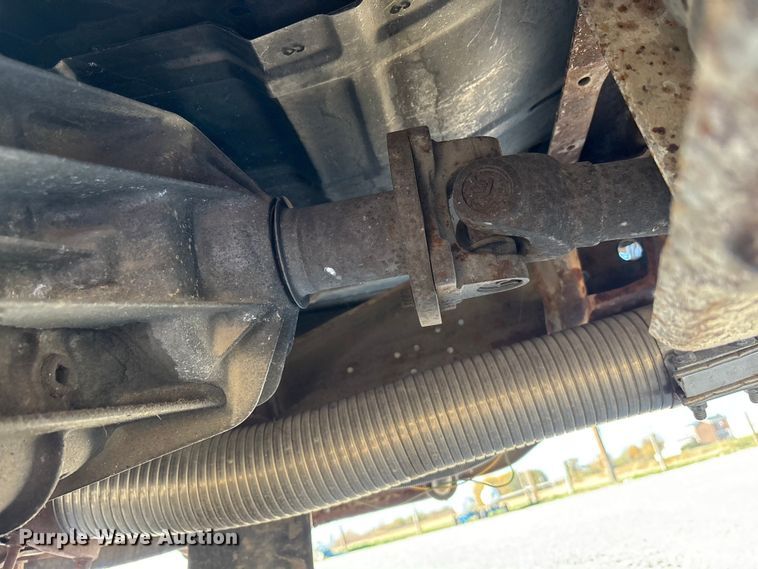 image for item FK1022 1997 Ford F350 sprayer bed pickup truck