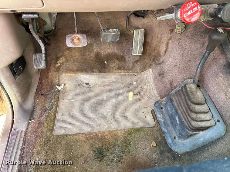 image for item FK1022 1997 Ford F350 sprayer bed pickup truck