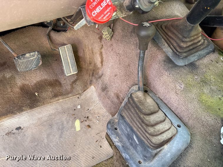 image for item FK1022 1997 Ford F350 sprayer bed pickup truck