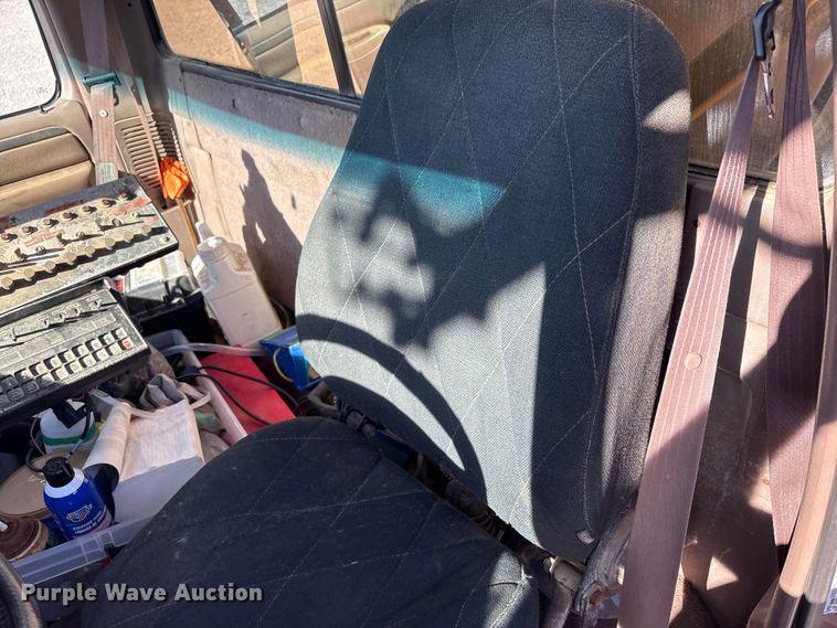 image for item FK1022 1997 Ford F350 sprayer bed pickup truck