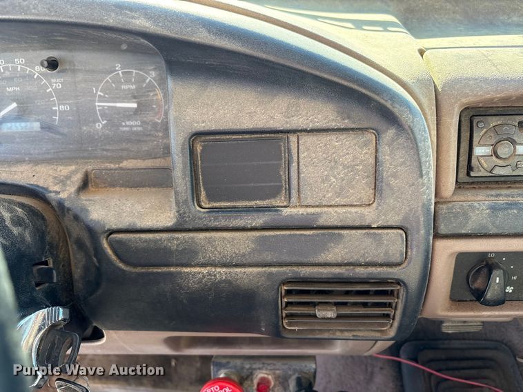 image for item FK1022 1997 Ford F350 sprayer bed pickup truck