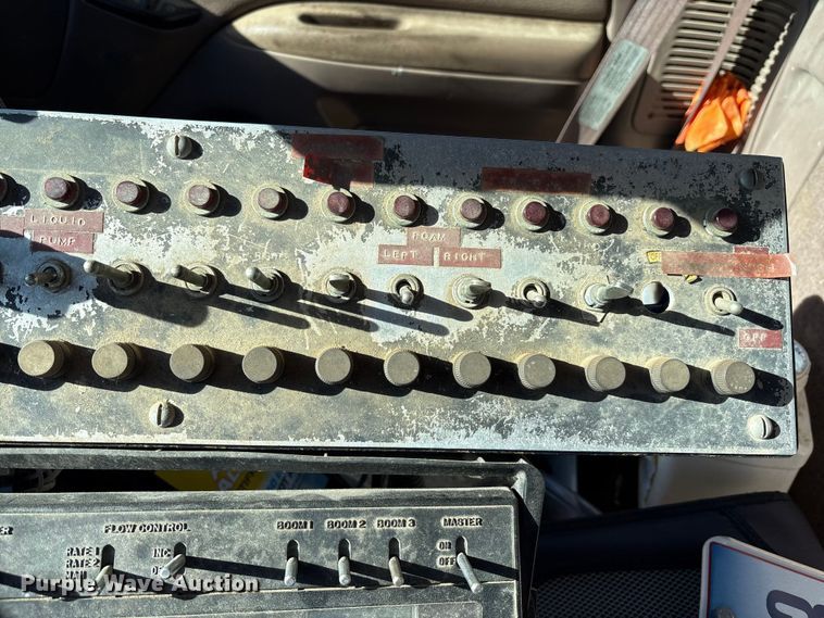 image for item FK1022 1997 Ford F350 sprayer bed pickup truck