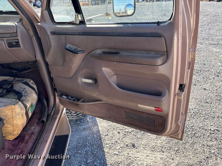 image for item FK1022 1997 Ford F350 sprayer bed pickup truck